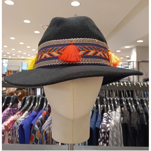 MadeInItaly Intrend by MaxMara Accessories Felt Fedora with Embroidered Ribbon. - Picture 2 of 14